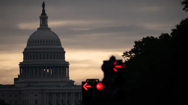 DC: U.S. Capitol, White House
