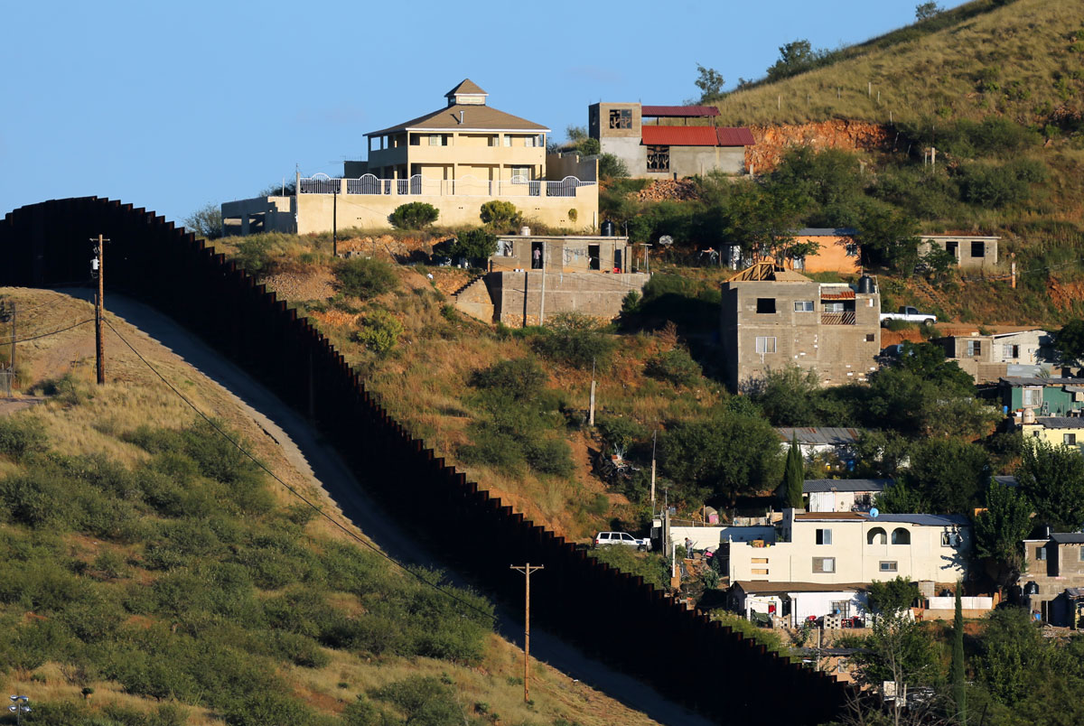 The Wider Image: Along the U.S. - Mexico border fence 