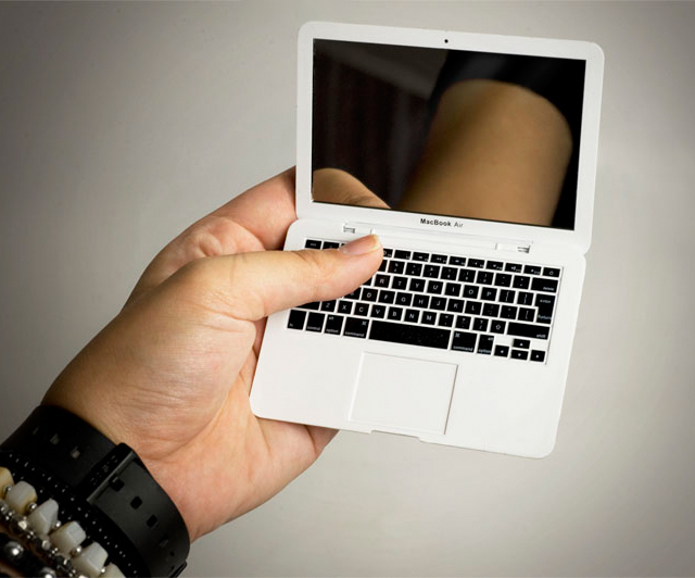 Fashion: MacBook Air Compact Mirror, $11