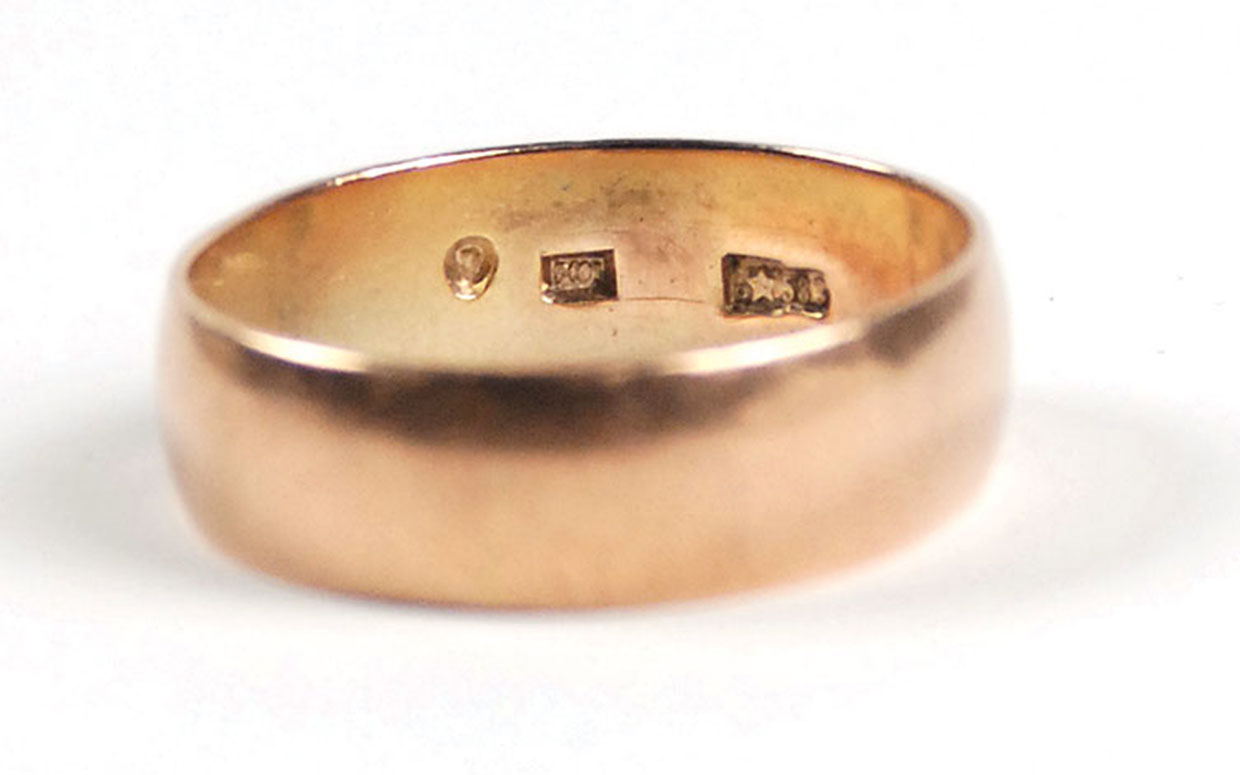 Lee Harvey Oswald’s Wedding Ring: $118,000