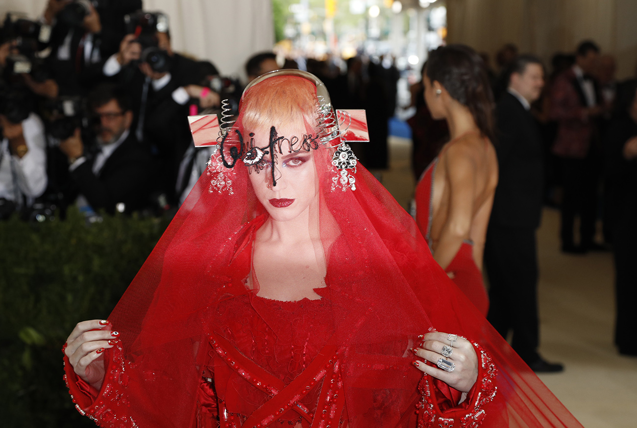 Metropolitan Museum of Art Costume Institute Gala - Rei Kawakubo/Comme des Garcons: Art of the In-Between - Arrivals - New York City