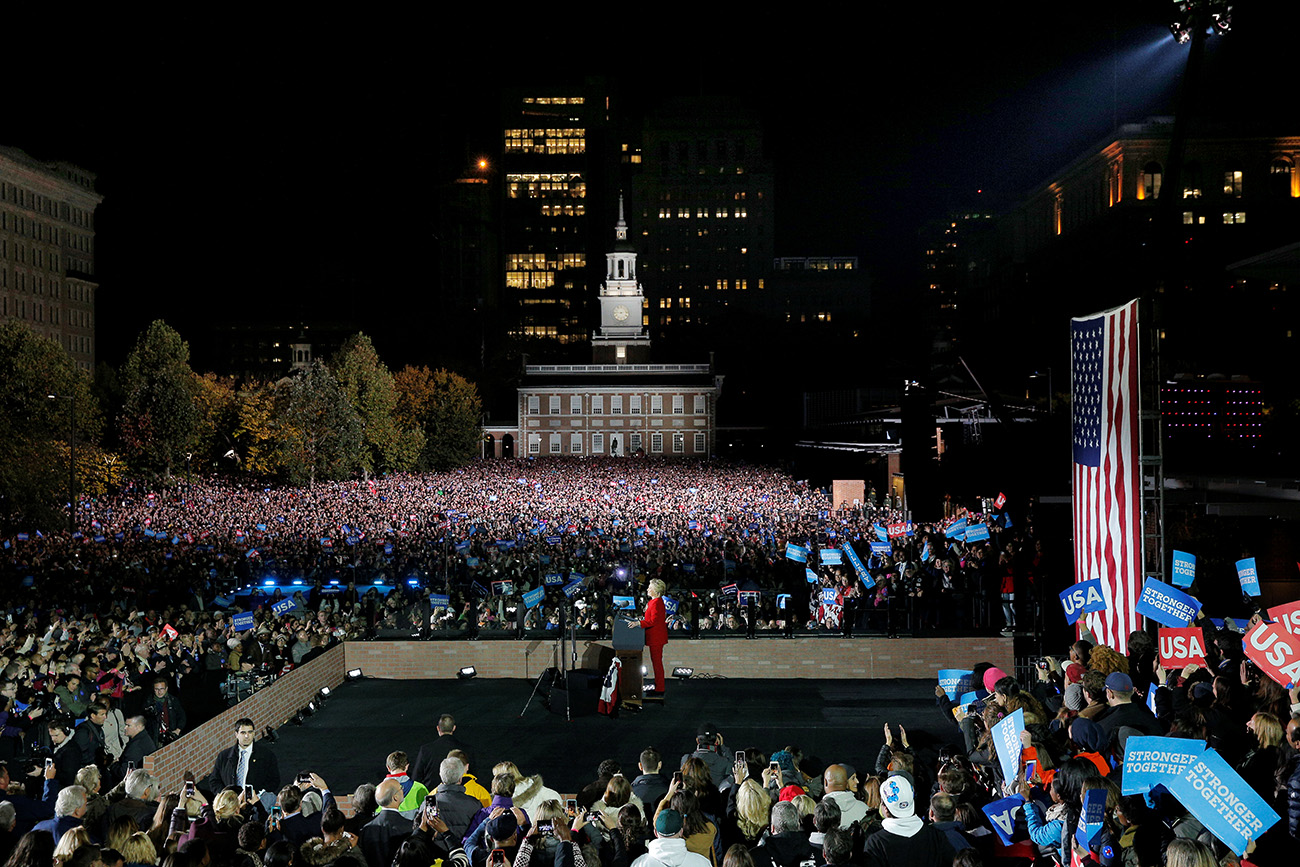 U.S. Democratic presidential nominee Hillary Clinton speaks at a campaign rally with U.S. President Barack Obama on Independence Mall in Philadelphia