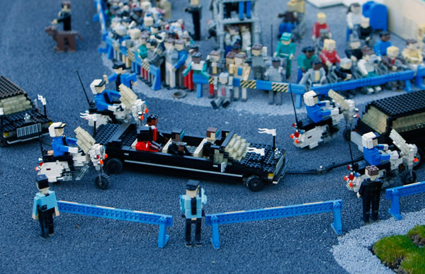 		<p>President-elect Barack Obama and his wife travel in the presidential motorcade made of Lego as part of Legoland's replica of the 56th presidential inauguration in Carlsbad, California January 16, 2009. President-elect Barack Obama will be sworn in on