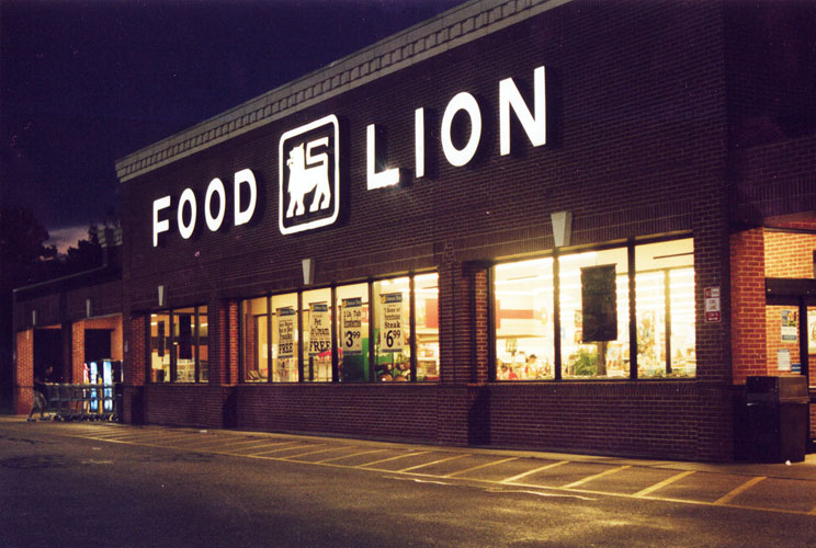 <strong>Reader Score:</strong> 73<br><strong>Location:</strong> Mid and South Atlantic regions<br><strong>Year Founded:</strong> 1957<br><br>Food Lion was mediocre across the board. Customers weren’t even just a little bit satisfied with cleanliness, serv