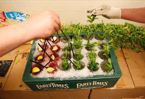 		<p>Staff prepare mint juleps before the Kentucky Derby at Churchill Downs in Louisville, Kentucky, May 7, 2011.  </p>