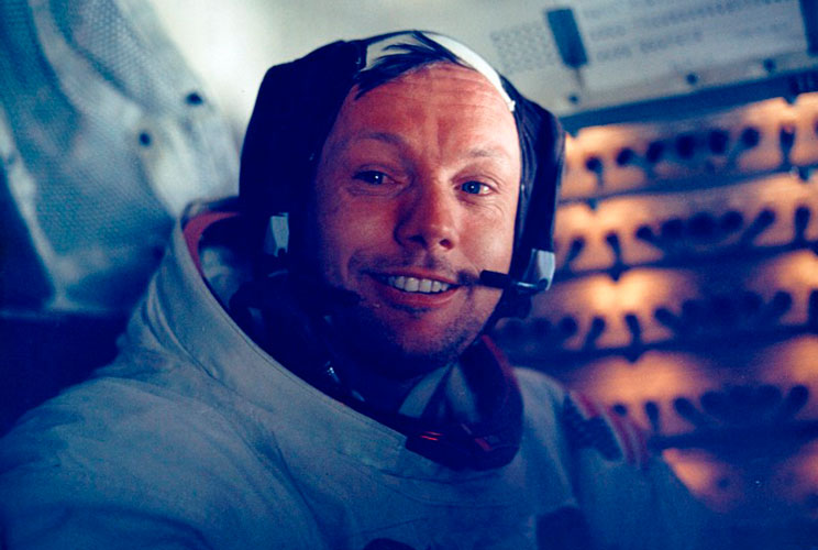 		<table cellspacing="0" cellpadding="0" width="685"><tbody></tbody></table>Armstrong smiles in the lunar module after his historic moonwalk in this NASA handout photo. He was "a reluctant hero," said his family in a statement after the world's most famou