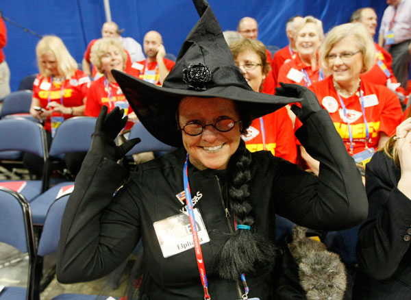 		<p class="p1">Lisa Ritchie, from Kansas, wears a witch costume relating to the movie "The Wizard of Oz," before the second session of the 2012 Republican National Convention in Tampa, Florida, August 28, 2012. </p>