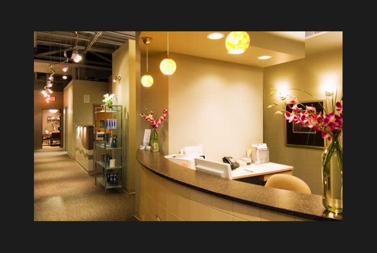 The <a href="http://dentalspaindy.com/spa_services.cfm" target="_blank" style="text-decoration: underlined; font-weight:bold; font-family: Verdana">Indianapolis Dental Spa</a> features dental suites with cascading waterfalls, back-massaging dental chairs,