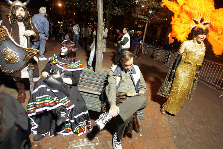 New York City host the nation’s only major night-time parade on Halloween.  Open to anyone with a costume who wishes to join in, the parade is attended by over 2 million people annually and watched by over 4 million on 2 different NYC television channels.