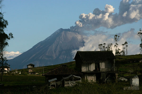 		<p>Ecuador's Tungurahua volcano spews large clouds of gas and ash near Banos, about 178 km (110 miles) south of Quito August 20, 2012. The authorities are encouraging residents living near the volcano to evacuate due to increased activity of the volcano