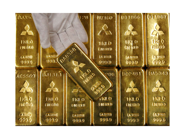 If the economy tanks, the value of the dollar goes with it. Fear of the fiscal cliff has already fueled a rise in gold prices – and according to precious metal <a href="http://etfdailynews.com/2012/12/06/5-major-fundamental-reasons-gold-prices-will-soar/"