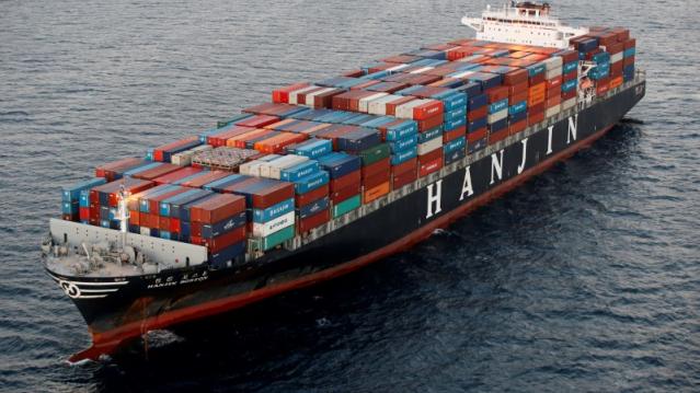 A Hanjin Shipping Co ship is seen stranded outside the Port of Long Beach, California, September 8, 2016. REUTERS/Lucy Nicholson/File Photo 