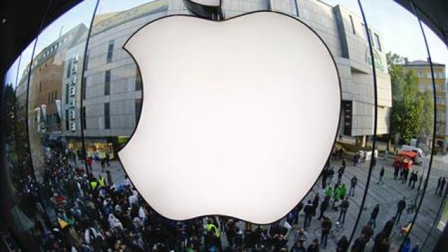 Apple unwraps mini-iPad to take on Amazon, Google