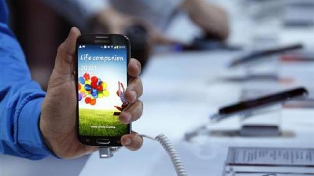 Samsung's Galaxy S4 emerges to do battle on Apple's home turf