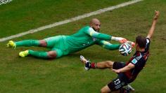 Tim Howard Saves