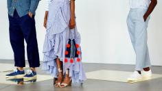 Models pose during a presentation of the J. Crew Spring/Summer 2017 collection during New York Fashion Week in the Manhattan borough of New York, U.S., September 11, 2016.  REUTERS/Lucas Jackson 