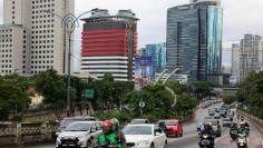 Traffic is seen at the Kuningan business district in Jakarta, Indonesia, December 21, 2017. REUTERS/Beawiharta