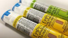 FILE PHOTO --  EpiPen auto-injection epinephrine pens manufactured by Mylan NV pharmaceutical company for use by severe allergy sufferers are seen in Washington, U.S. August 24, 2016.  REUTERS/Jim Bourg/File Photo