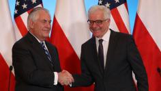 Poland's Foreign Minister Jacek Czaputowicz and U.S. Secretary of State Rex Tillerson shake hands during a news conference in Warsaw, Poland, January 27, 2018. Agencja Gazeta/Slawomir Kaminski/ via REUTERS