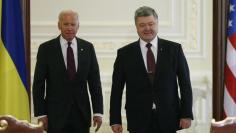 Ukrainian President Petro Poroshenko (R) and U.S. Vice President Joe Biden attend a news conference in Kiev, Ukraine, January 16, 2017. REUTERS/Gleb Garanich