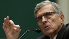 U.S. appeals court strikes down FCC net neutrality rules