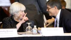 U.S. Fed frets over strong dollar, global woes: minutes