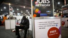 Drop in jobless claims points to labor market strength