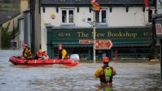 		<p>Residents are transported in a lifeboat to avoid floodwater in Cockermouth, northern England November 20, 2009. Parts of Britain are set to be battered by the worst storm of the year so far, forecasters warned earlier this month, with heavy rain and 