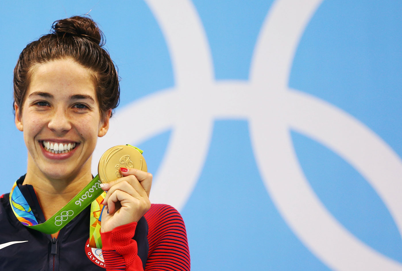 Swimming - Women's 200m Backstroke Victory Ceremony