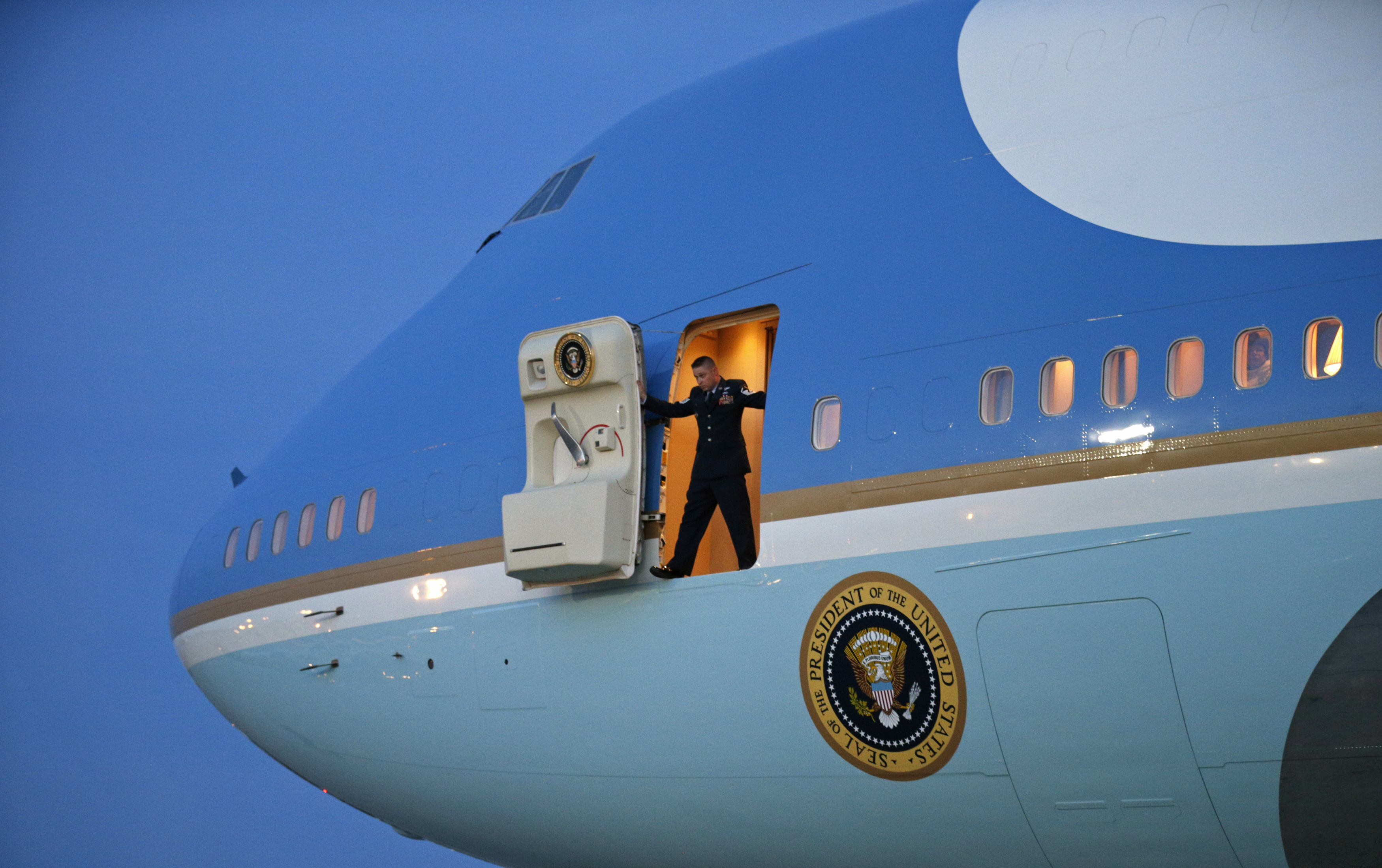 what is the cost of the new air force one