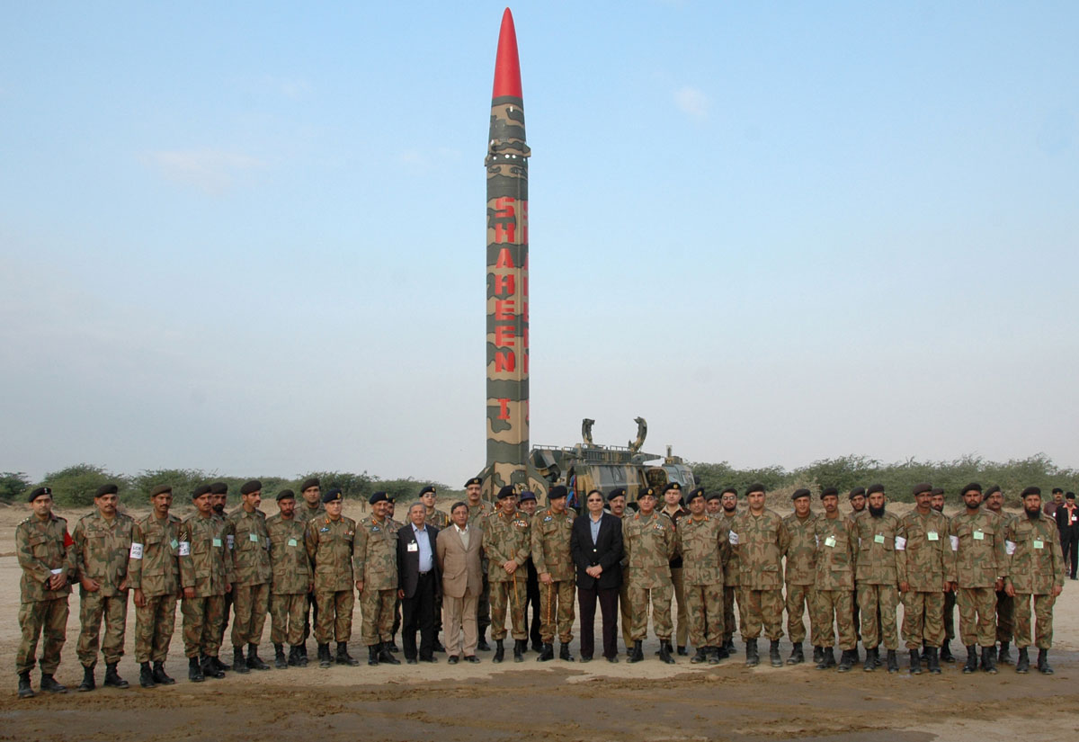 Pakistan's Chief of Army Staff General Ashfaq Parvez Kayani  pose for a photograph before test firing the Shaheen-1 (Hatf-IV) Medium Range Ballistic Missile