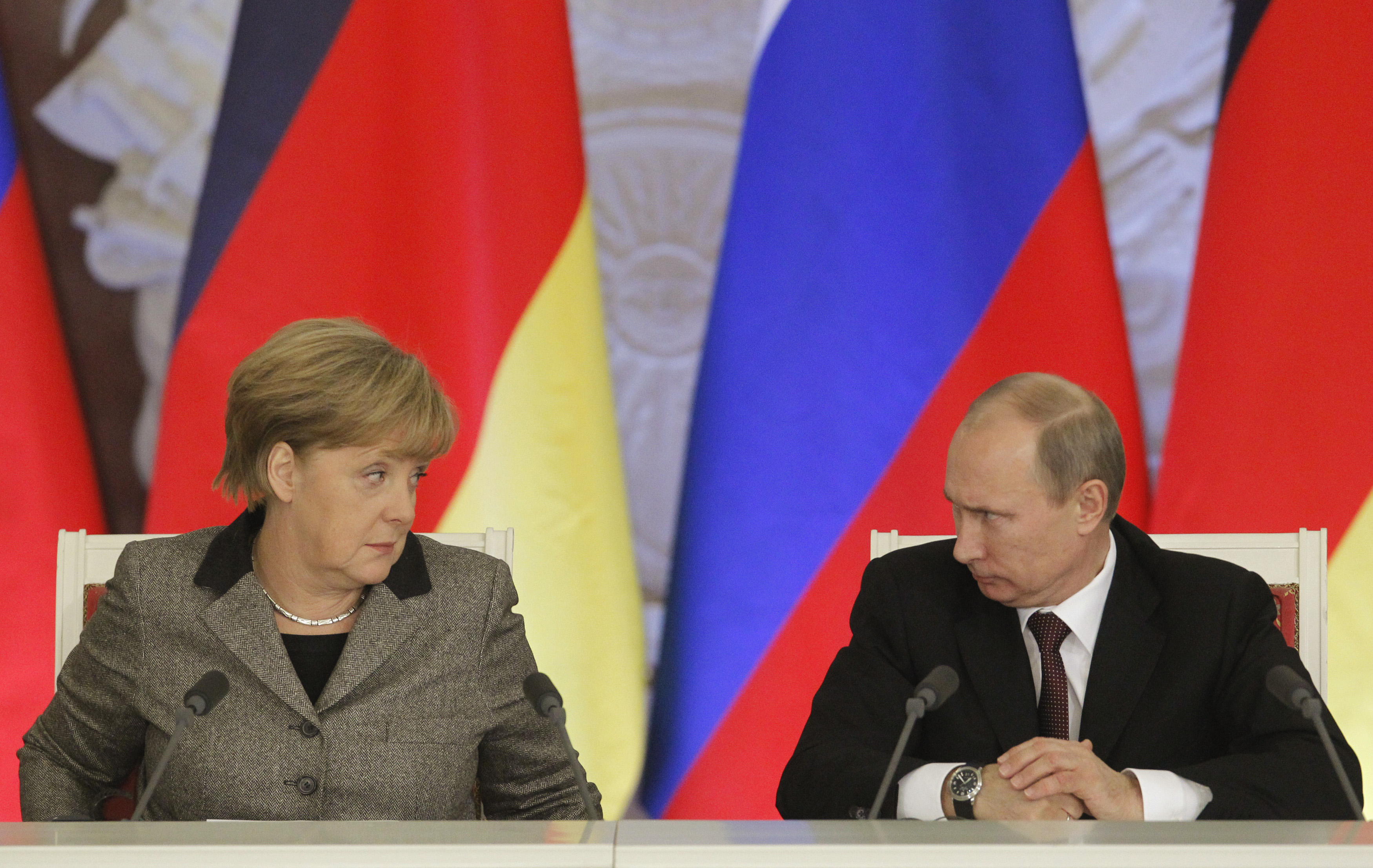 Россия имеет германию. Ангела Меркель против России.