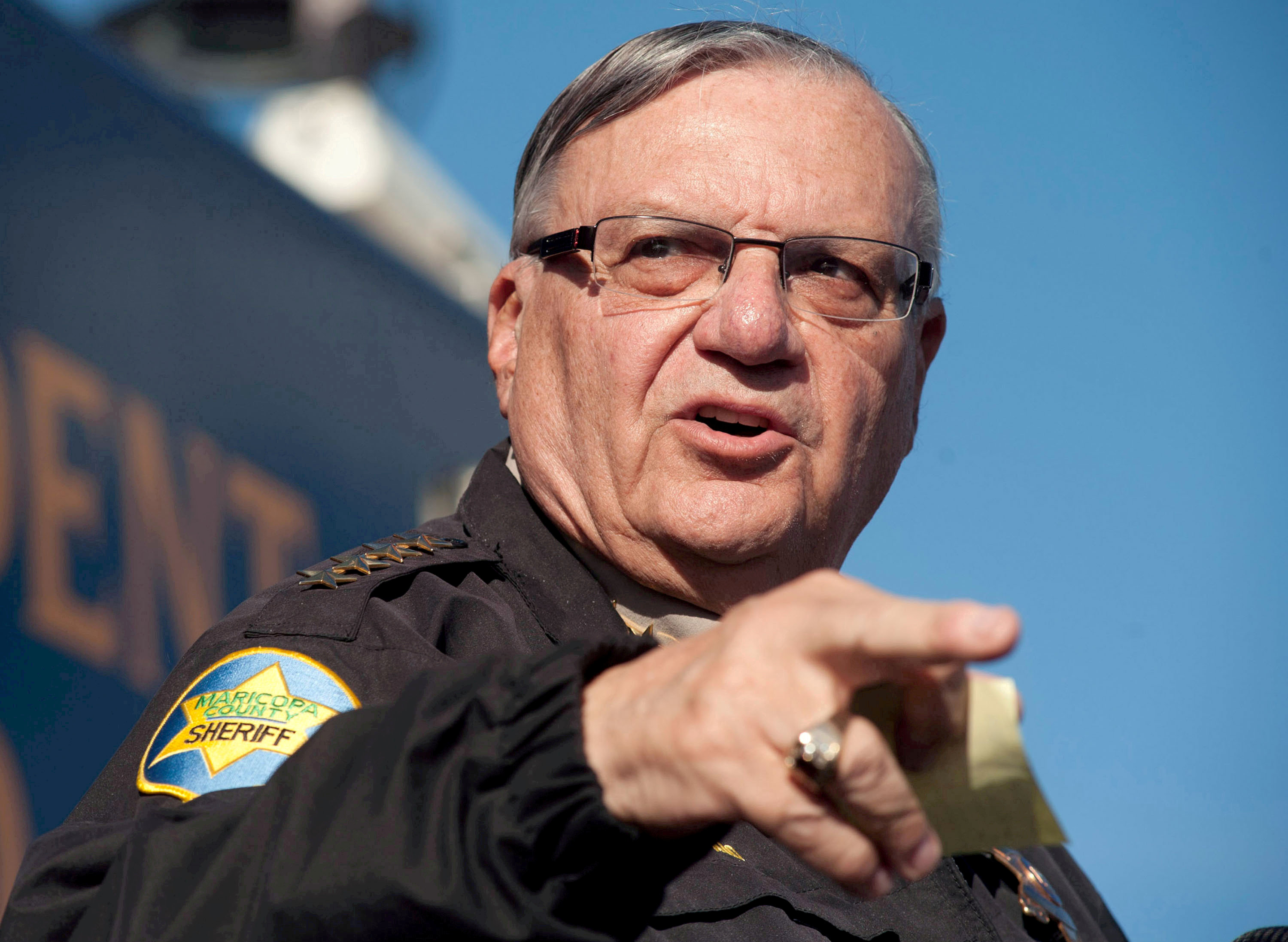 pilot McSally takes on sheriff Arpaio in Arizona Senate race