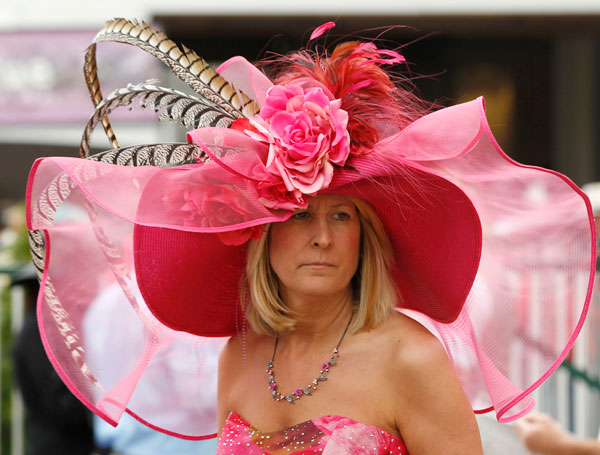 		<p>A race fan wears an elaborate hat for the Kentucky Derby at Churchill Downs in Louisville, Kentucky, May 7, 2011.  </p>