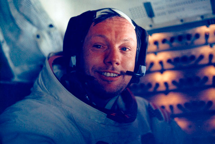 		&lt;table cellspacing=&quot;0&quot; cellpadding=&quot;0&quot; width=&quot;685&quot;&gt;&lt;tbody&gt;&lt;/tbody&gt;&lt;/table&gt;Armstrong smiles in the lunar module after his historic moonwalk in this NASA handout photo. He was &quot;a reluctant hero,&quot; said his family in a statement after the world&#039;s most famou