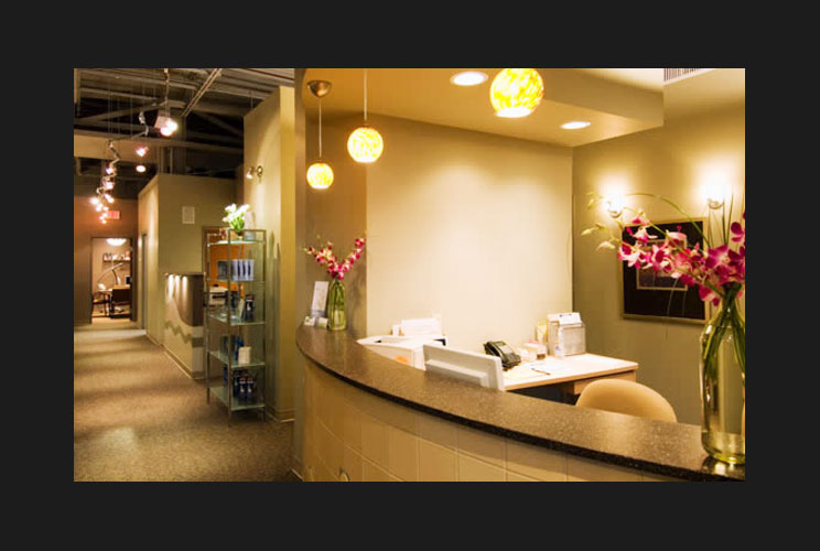 The &lt;a href=&quot;http://dentalspaindy.com/spa_services.cfm&quot; target=&quot;_blank&quot; style=&quot;text-decoration: underlined; font-weight:bold; font-family: Verdana&quot;&gt;Indianapolis Dental Spa&lt;/a&gt; features dental suites with cascading waterfalls, back-massaging dental chairs,
