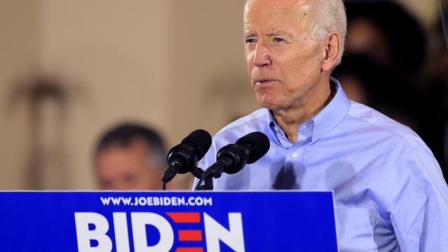 FILE PHOTO: U.S. Democratic presidential candidate and former Vice President Joe Biden campaigns for the 2020 Democratic presidential nomination in Pittsburgh
