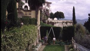 		&lt;p&gt;Students studying abroad in Fiesole, Italy, spend a semester living in at the Villa Le Balze, a Renaissance-style estate in the center of the Tuscan hills. It sits on three hectares of land with gardens and olive groves. Students spend the semester s