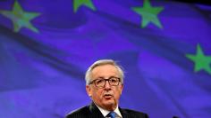 FILE PHOTO - European Commission President Jean-Claude Juncker holds a news conference after meeting Austria's Chancellor Sebastian Kurz (not pictured) in Brussels, Belgium, December 19, 2017.  REUTERS/Francois Lenoir