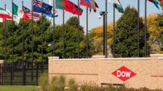 Dow Chemical profit beats Street, but sales miss