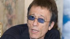 Singer Robin Gibb, Bee Gees co-founder, dies at 62