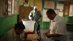 Candidate's HQ attacked as vote polarizes Egypt